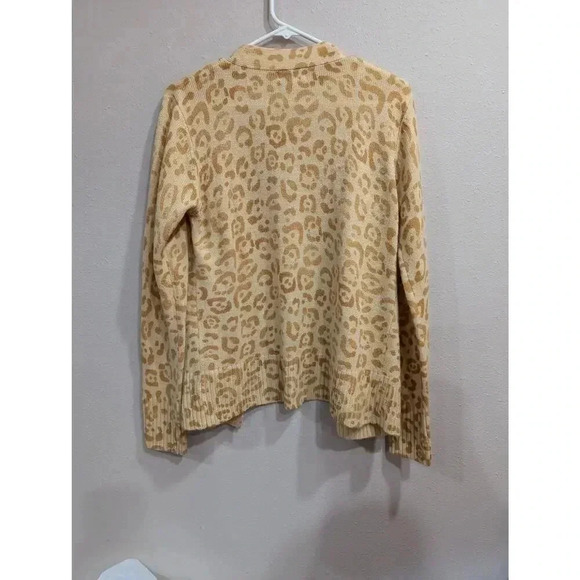 Cheetah print pocket tan knit sweater w/tortoise shell buttons, Andrée by Unit - Picture 5 of 8
